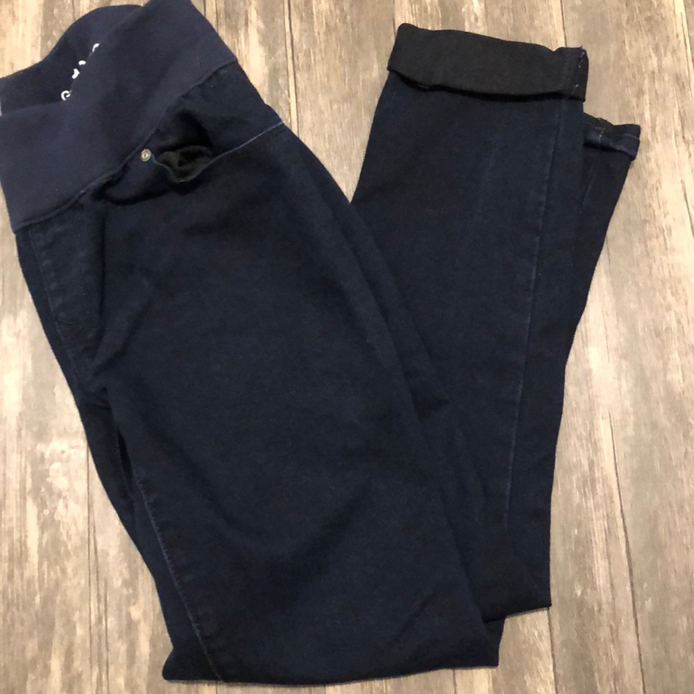 Gap size 6r Maternity Jean